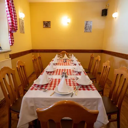 Gostilna Logar 3* Hotemaze