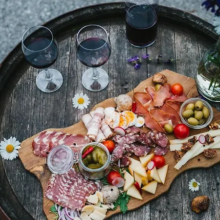 Hotel Gostilna Logar 3*