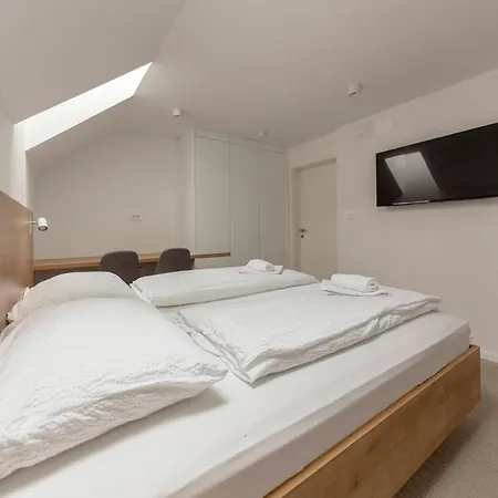 Gostilna Logar 3* Hotemaze