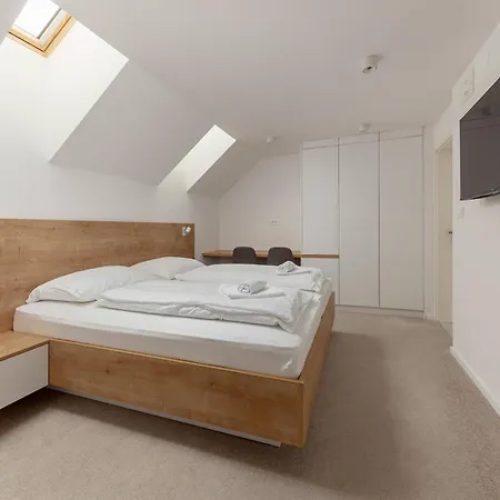 Hotel Gostilna Logar 3*